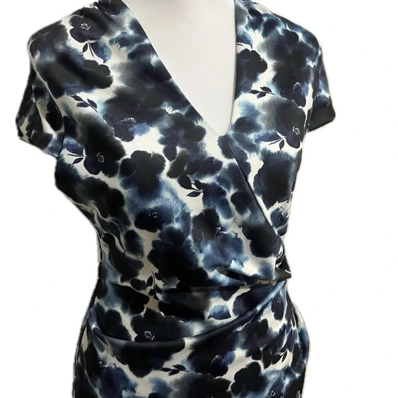 Alexia Admor blue and white floral cap sleeve side ruched dress small - Picture 4 of 10
